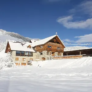 Hotel Le Bataclan, Auron